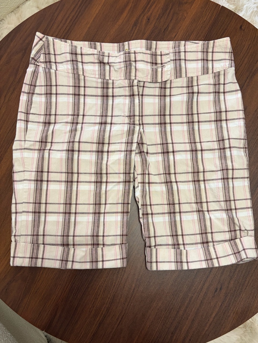 Bugle Boy Vintage Plaid Cotton Blend Women’s Shorts in Cream and Pink